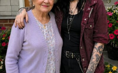 Dziewczyna w stylu gotyckim odwiedzała moją 73-letnią mamę w każdą sobotę. Po pogrzebie czekała, aż na cmentarzu będzie prawie pusto, żeby dać mi klucz, którego nie rozumiałem.