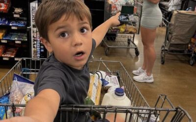 Mój 5-latek wskazał na kobietę w supermarkecie i powiedział: „To ta pani, która przychodzi do naszego domu, kiedy ty jesteś w pracy”