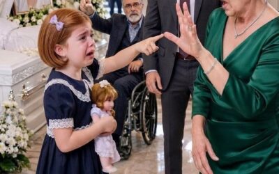 Wróciłem z trzydniowej podróży służbowej z prezentami, tylko po to, by zastać moją żonę w trumnie. Wtedy moja córka wyszeptała: „Tatusiu, wujek skrzywdził mamę… Babcia zabrała jej telefon”. Natychmiast przerwałem pogrzeb.