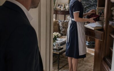 „Nie pozwól im powiedzieć tacie” – szepnęła moja sześcioletnia córka, gdy moja narzeczona czekała na odlot mojego samolotu, ale ja potajemnie obserwowałem ją z ukrytego pokoju ochrony w rezydencji, a to, co zobaczyłem, sprawiło, że policja wpadła do mojego domu, zanim zdążyła skończyć terroryzować moje dzieci