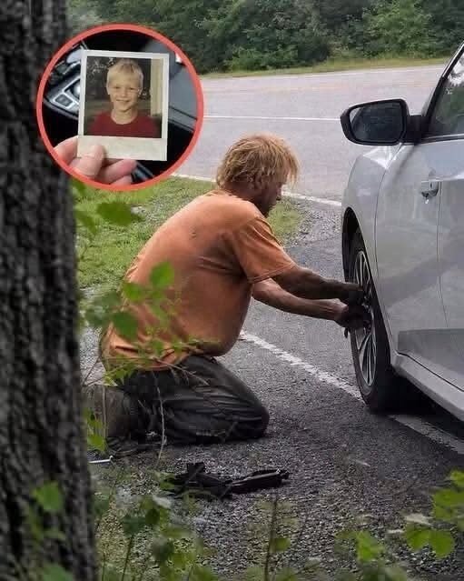 Bezdomny mężczyzna pomógł mi wymienić przebitą oponę na drodze nr 9, gdzie 20 lat temu zniknął mój syn – a potem zostawił coś na siedzeniu pasażera