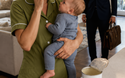 Bogaty dostęp został wydany przez twoją owdowiałą gospodynię, która szeptem jest dostępna do matki: „Mamo, możesz udostępnić mi 28 dolarów? Mlekofikowane dla mojego dziecka prawie się wykluczo.” Poruszony, dostępny, pojechał do domu, dostarczając dyskretnie jej pomoc. Nie przypuszczano jednak, że pod jej drzwiami nagle pojawia się prawicowieccy jego rodzina. Kiedy kobieta jest starą, wyblakłą niebieską kopertą, która powoduje ujawnienie prawdy. Zrozumiałe, dlaczego jej nazwisko rodzinne przez cztery lata było celowo ukryte przed rodziną Whitmore.