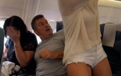 22-latka w wyciętym kostiumie kąpielowym siedziała obok moich rodziców podczas długiego lotu – kiedy moja mama czuła się niepewnie, mój tata sprawił, że wszyscy się na nią gapili