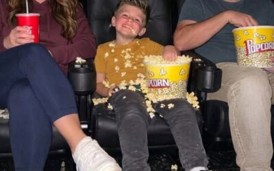 Dziecko ciągle kopało moje krzesło i rzucało popcornem we włosy. W końcu mój mąż coś z tym zrobił