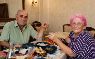 Podawał jej drinka każdej nocy przez 35 lat: prawda odkryta po jego śmierci zmieniła wszystko.