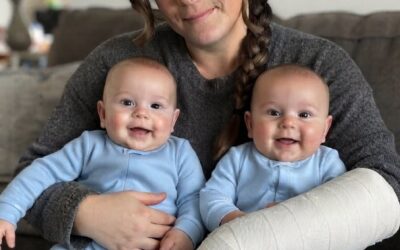Mamy nie mają dni chorobowych”. Tak powiedział mój mąż, kiedy złamałam rękę, opiekując się pięciomiesięcznymi bliźniakami w domu. Dałam mu więc lekcję, której nigdy nie zapomni.