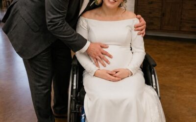 Moja córka wyszła za mąż za mężczyznę, który pozbawił ją możliwości chodzenia – gdy walczyła o życie, złapał mnie za ręce i powiedział: „Musisz wiedzieć, dlaczego naprawdę się z nią ożeniłem”