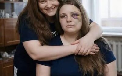 Zamienia się miejscami ze swoją siostrą bliźniaczką, aby przeciwstawić się agresywnemu mężowi: jedna noc zmieniła wszystko