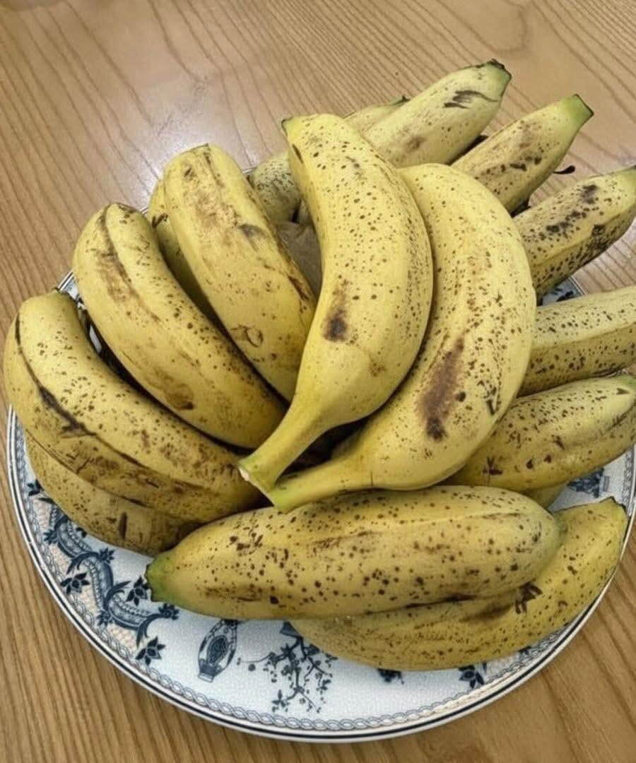 Lekarze ujawniają, że jedzenie bananów zaraz po przebudzeniu powoduje…