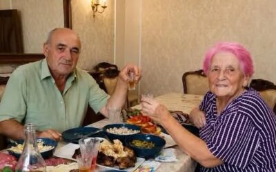 Zmuszał ją do picia kieliszka wina każdej nocy przez 35 lat: szokująca prawda odkryta po jej śmierci
