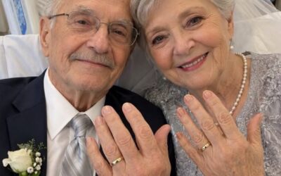 W wieku 73 lat poślubiła swoją szkolną miłość, spełniając jego ostatnie życzenie. Po jego śmierci adwokat przekazał jej szkatułkę i ujawnił prawdę, dlaczego się z nią ożenił.