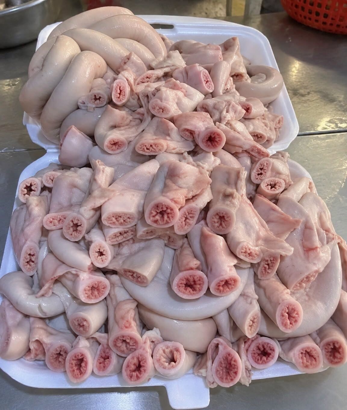 Nie daj się oszukać supermarketom. Sprzedają Ci mięso z... Czytaj więcej