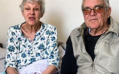 Miałam 82 lata, gdy po zbadaniu mnie lekarz zapytał: „Czy mąż kiedykolwiek cię do czegoś zmuszał?”. Przestraszona odpowiedziałam: „Tak… przez 54 lata”.
