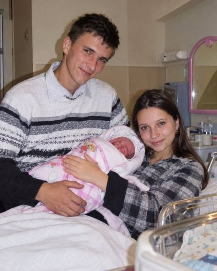 W wieku 13 lat urodziła dziecko, a 18 lat później, w dniu urodzin córki, otrzymała list ze szpitala, po którym ojciec dziewczynki po raz pierwszy przyznał się do ukrywania prawdy